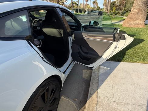 Used 2022 Tesla Model S Standard Range image 15