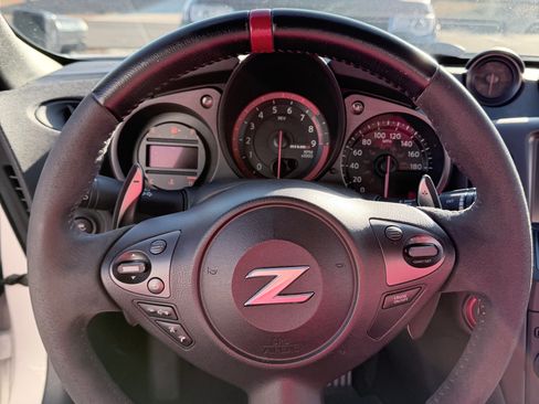 Used 2015 Nissan 370Z NISMO image 20