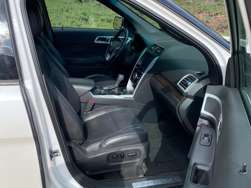 Used 2013 Ford Explorer Limited image 10
