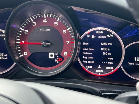 Used 2022 Porsche Panamera 4S w/ Premium Package image 14