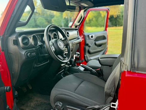 Used 2021 Jeep Wrangler Sport AWD/4WD image 5