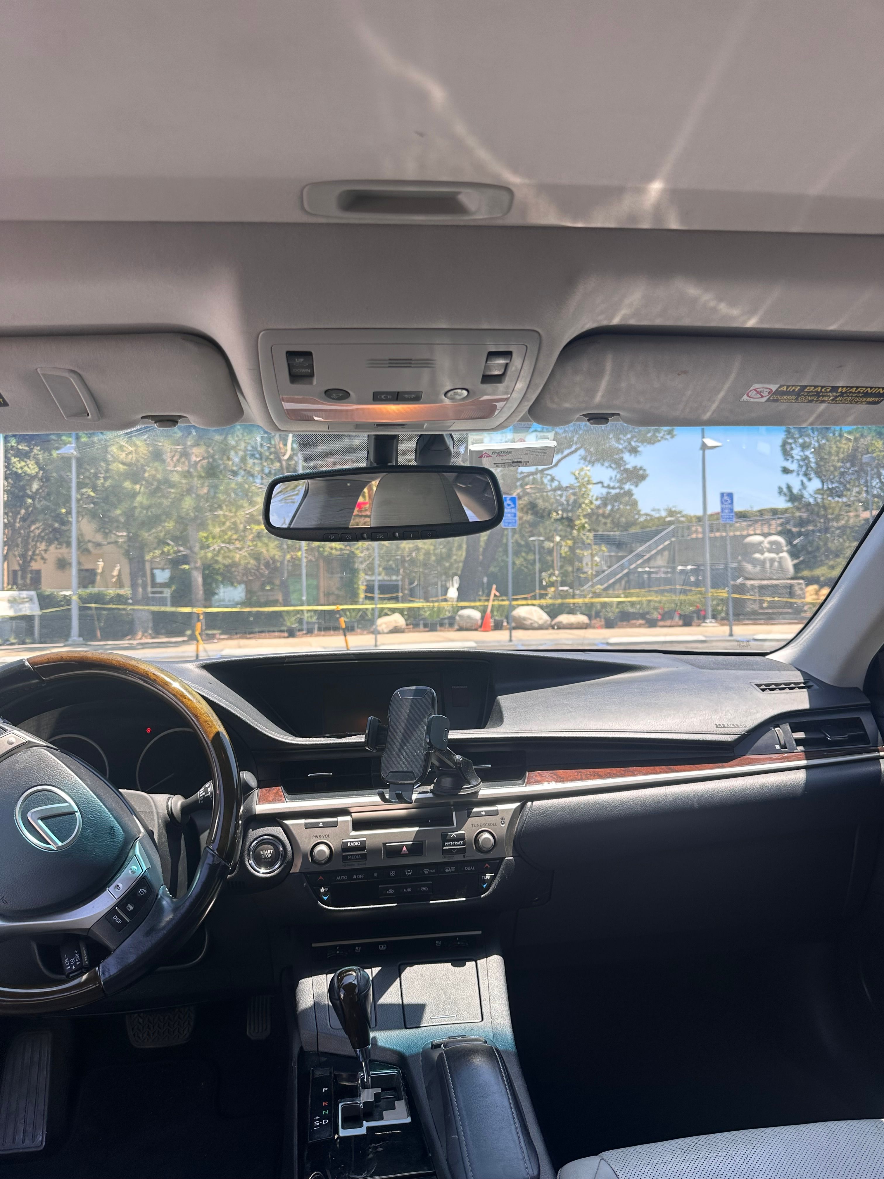 Used 2014 Lexus ES 350 w/ Luxury Package FWD image 2