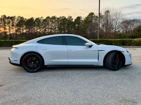 Used 2023 Porsche Taycan GTS image 14