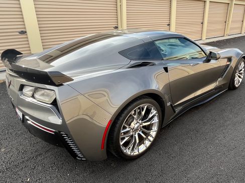 Used 2015 Chevrolet Corvette Z06 w/ 3LZ Preferred Equipment Group image 10