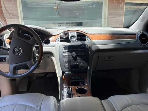 Used 2011 Buick Enclave CXL w/ Trailering Provision Package FWD image 10