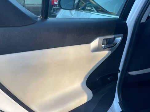 Used 2012 Lexus CT 200h Premium image 22