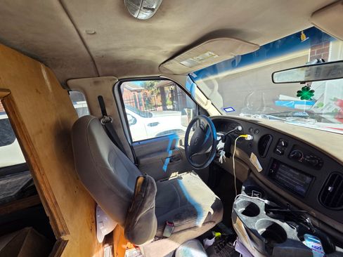 Used 2008 Ford E-350 and Econoline 350 XL image 9