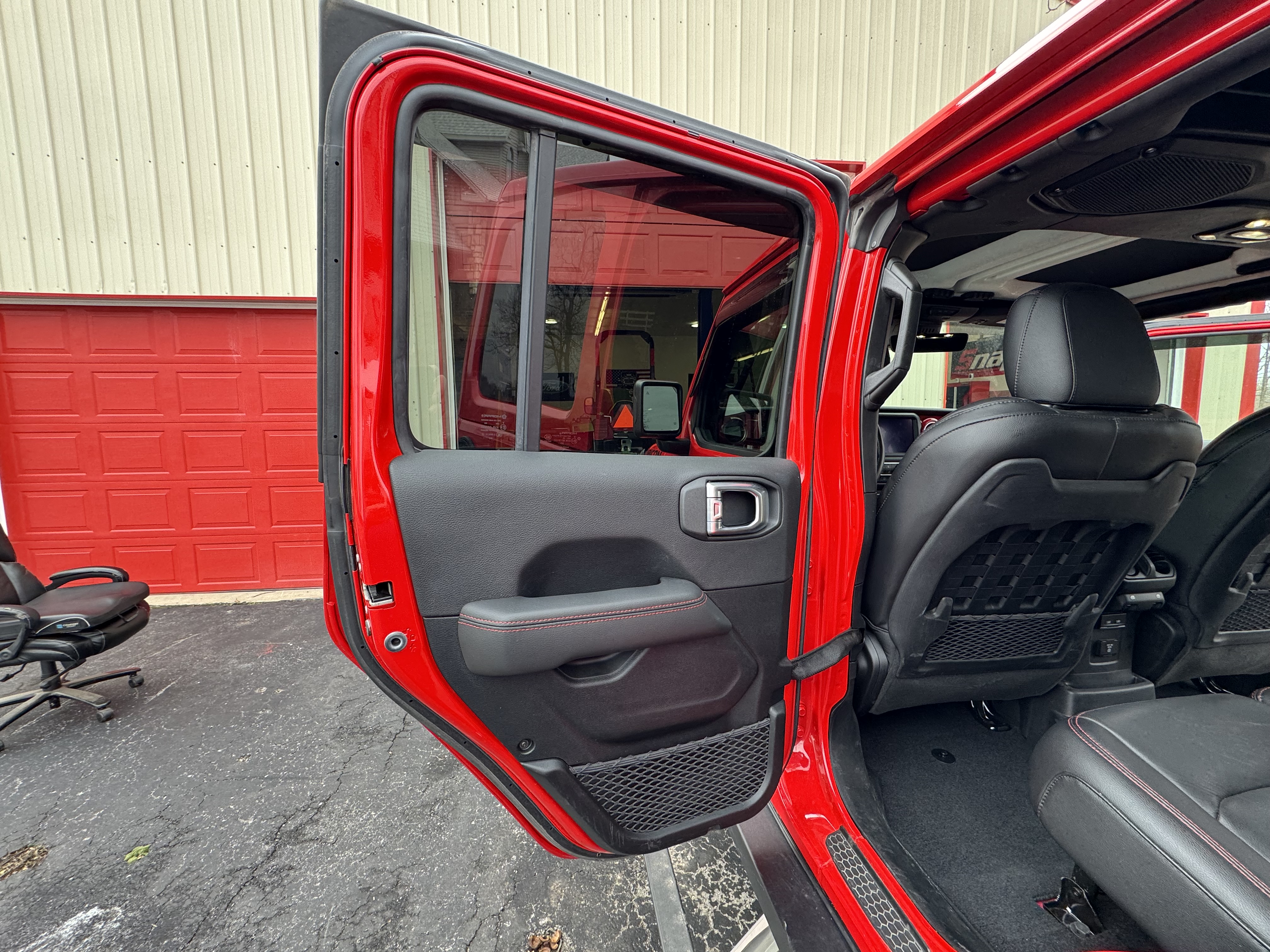 Used 2021 Jeep Wrangler Unlimited Rubicon AWD/4WD image 12