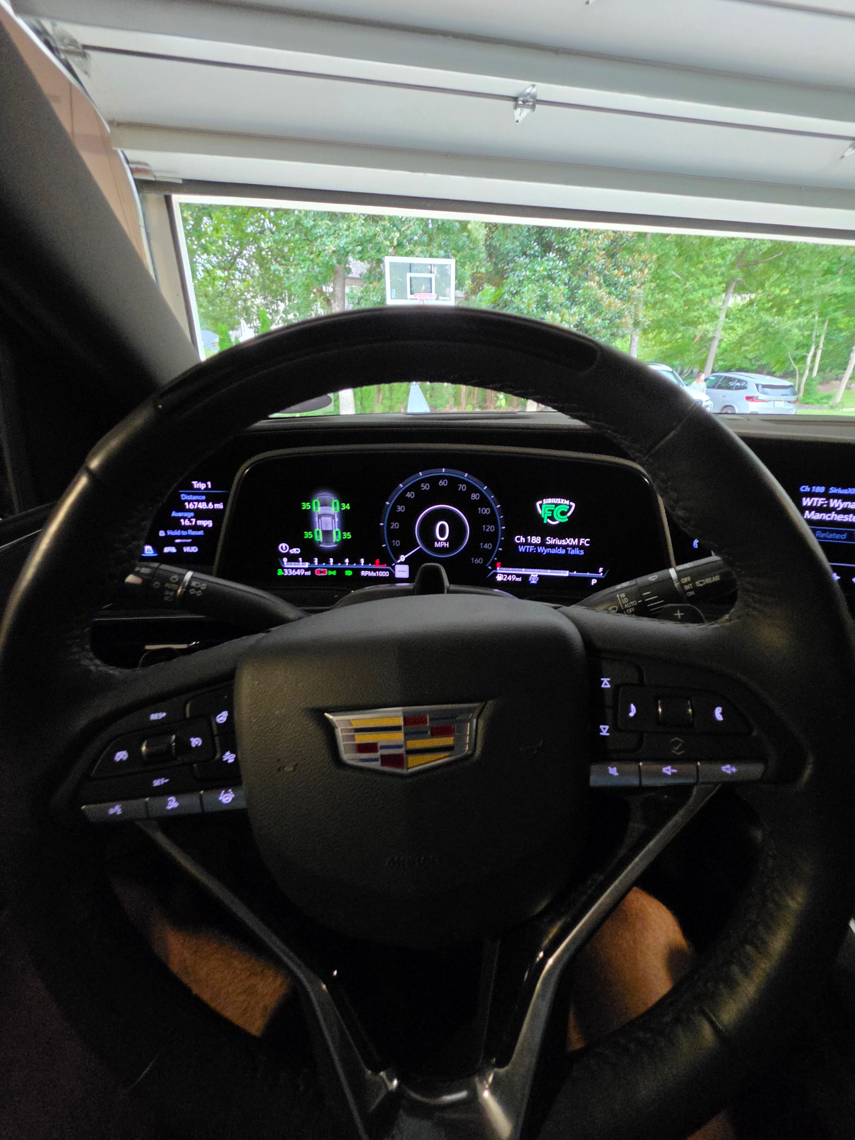 Used 2024 Cadillac Escalade ESV Premium Luxury w/ Performance Package AWD/4WD image 17