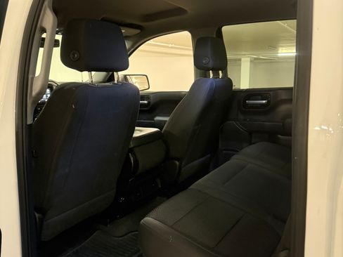 Used 2020 Chevrolet Silverado 1500 Custom w/ Custom Value Package RWD image 16