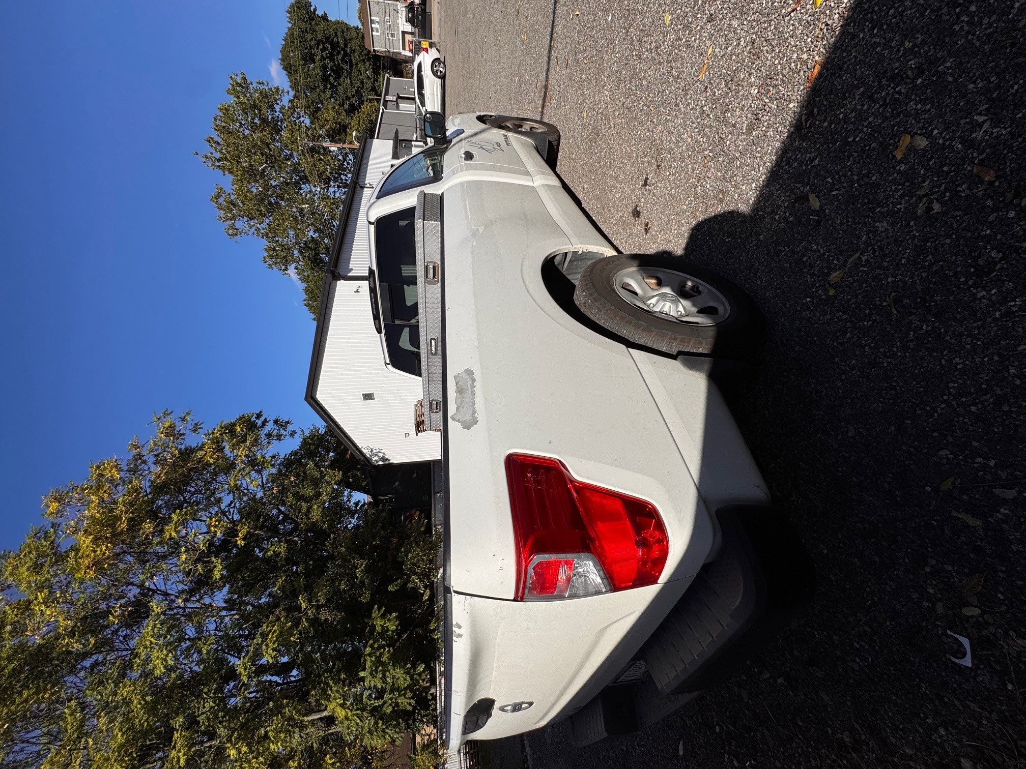 Used 2018 Nissan Titan S RWD image 5