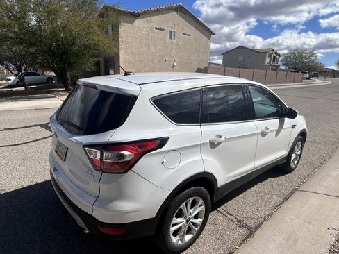 Used 2017 Ford Escape SE image 16