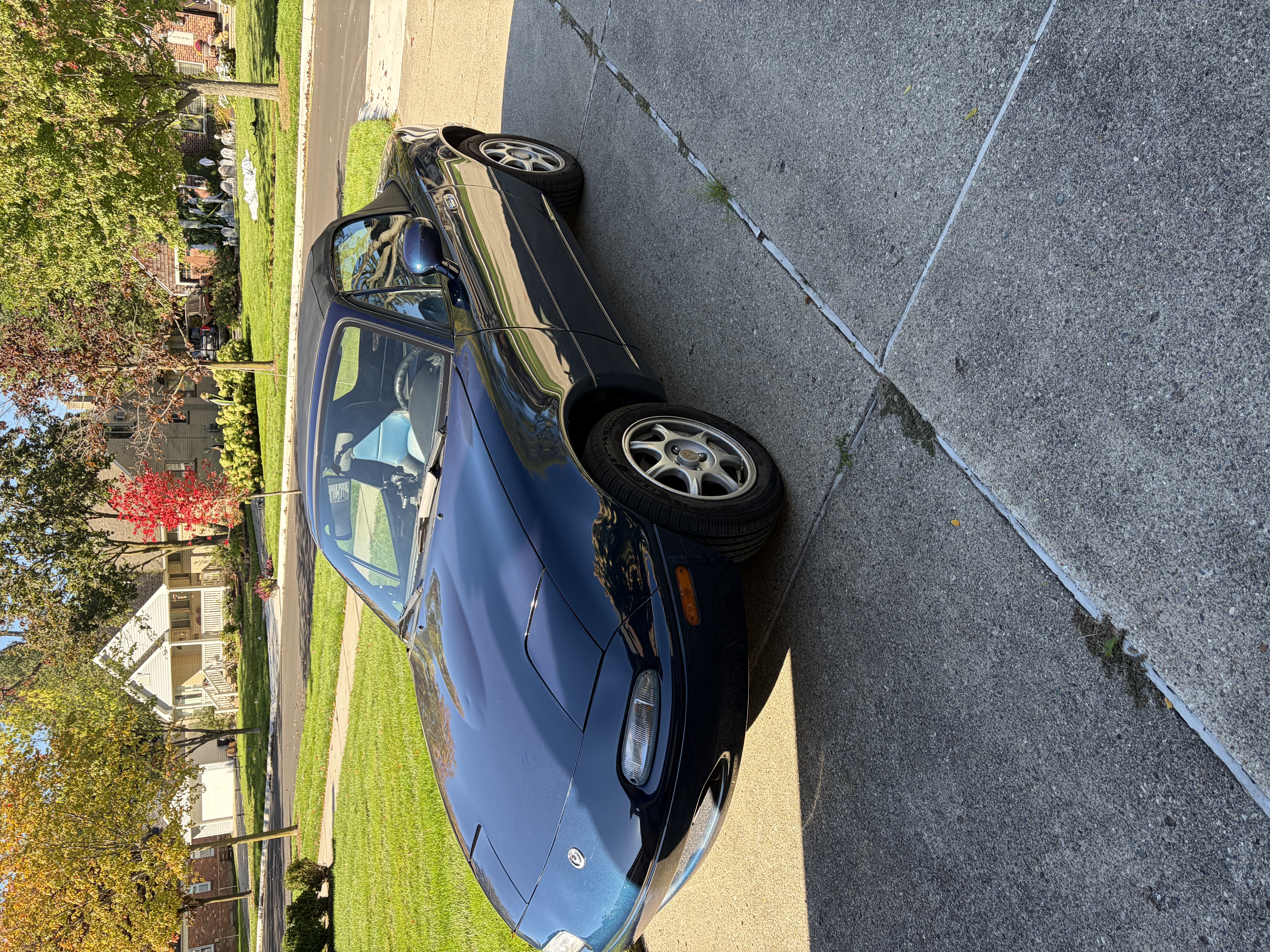 Used 1997 MAZDA MX-5 Miata RWD image 2