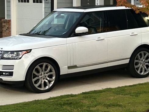 Used 2015 Land Rover Range Rover Supercharged AWD/4WD image 6
