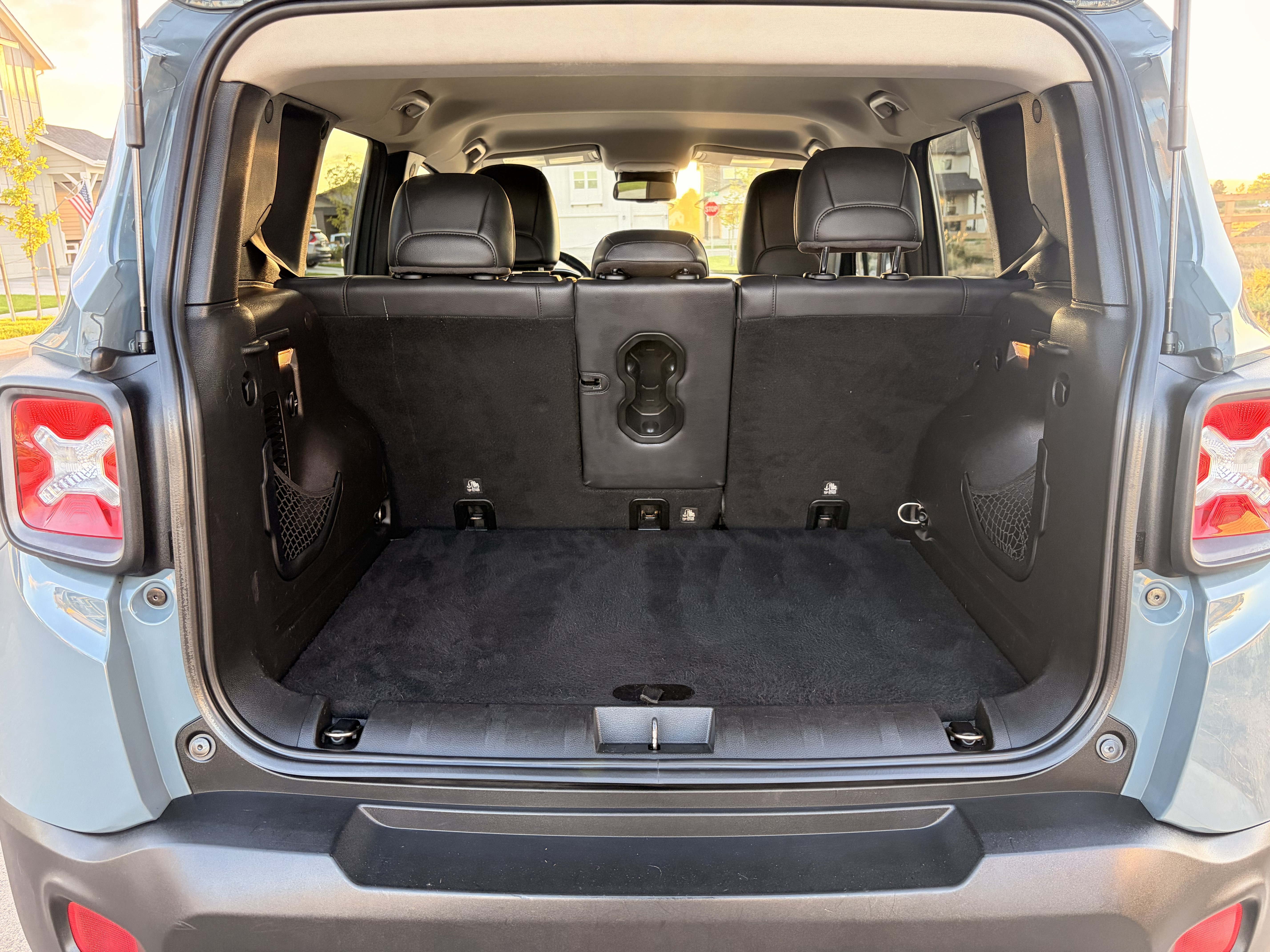 Used 2016 Jeep Renegade Trailhawk w/ Premium Trailhawk Package AWD/4WD image 13