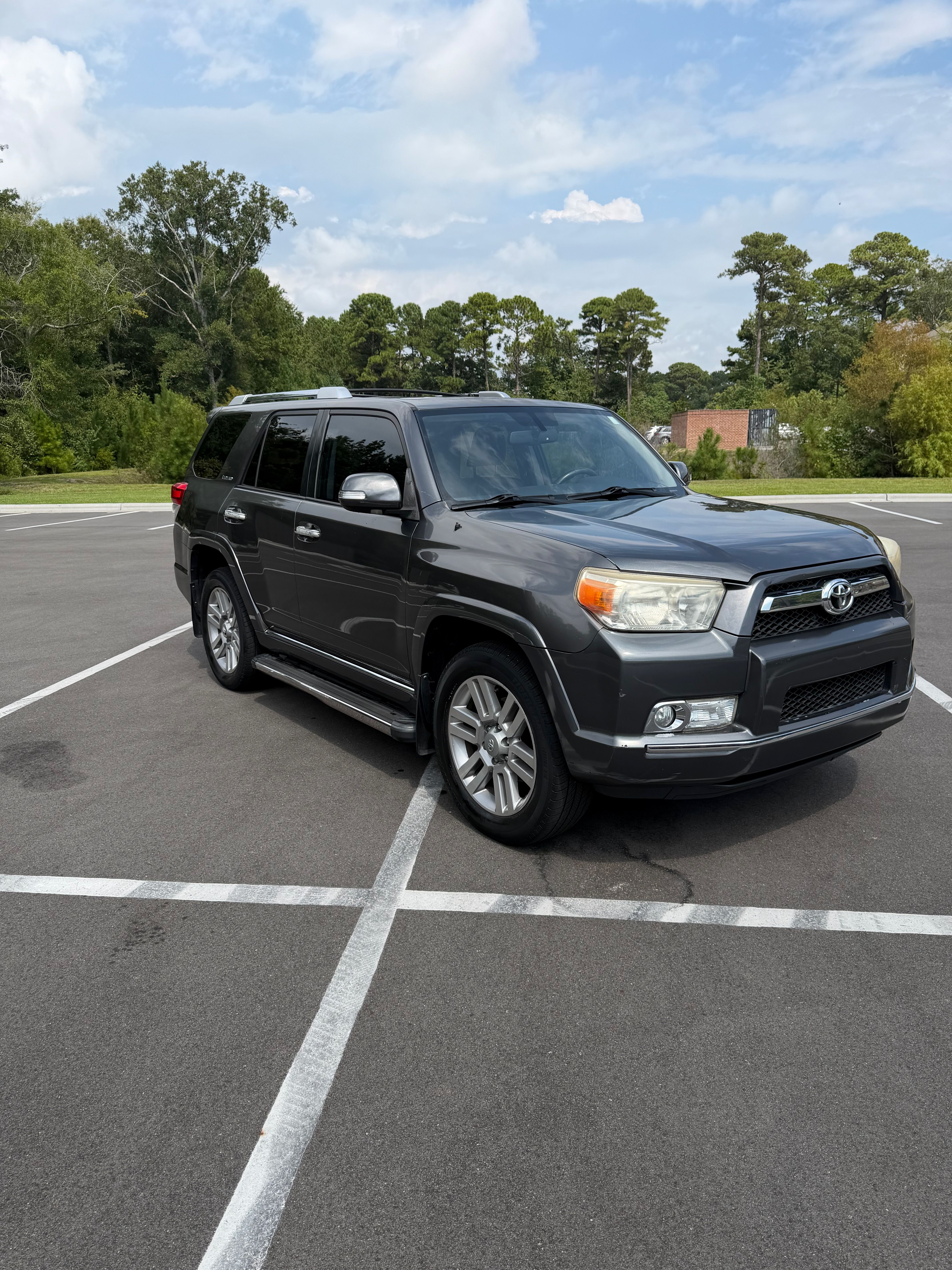 Used 2011 Toyota 4Runner Limited AWD/4WD image 2