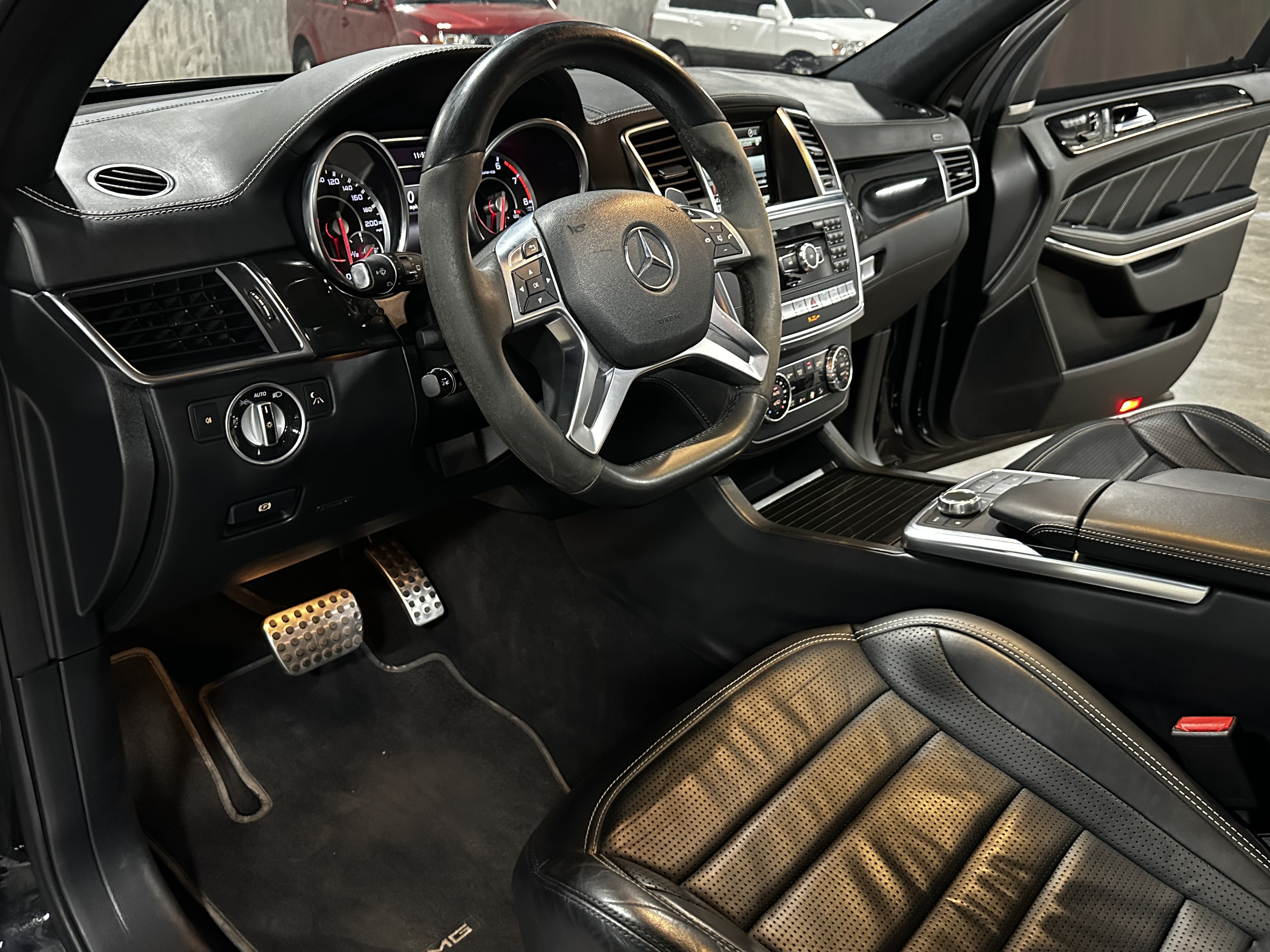 Used 2016 Mercedes-Benz GL 63 AMG 4MATIC w/ Accessory Chrome Package image 13