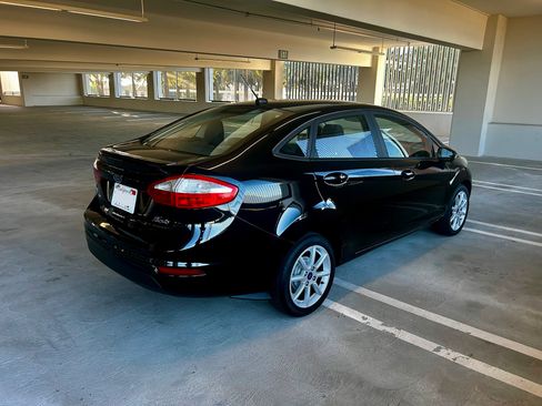 Used 2016 Ford Fiesta SE w/ Equipment Group 201A FWD image 5