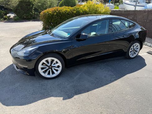 Used 2022 Tesla Model 3 Long Range AWD/4WD image 6