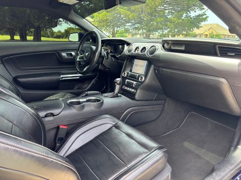 Used 2019 Ford Mustang Premium w/ Ecoboost Performance Package RWD image 12