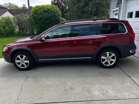 Used 2011 Volvo XC70 3.2 AWD/4WD image 2