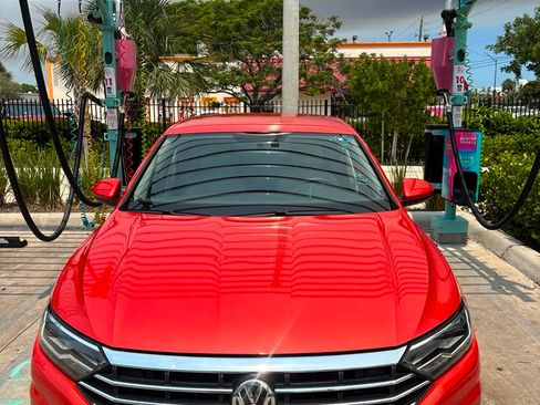 Used 2019 Volkswagen Jetta S w/ Driver Assistance Package FWD image 2