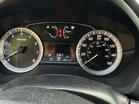 Used 2015 Nissan Sentra SV FWD image 19