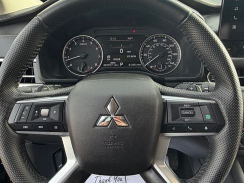 Used 2025 Mitsubishi Outlander SE image 23