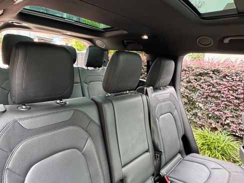 Used 2023 Land Rover Defender 130 X-Dynamic SE image 29