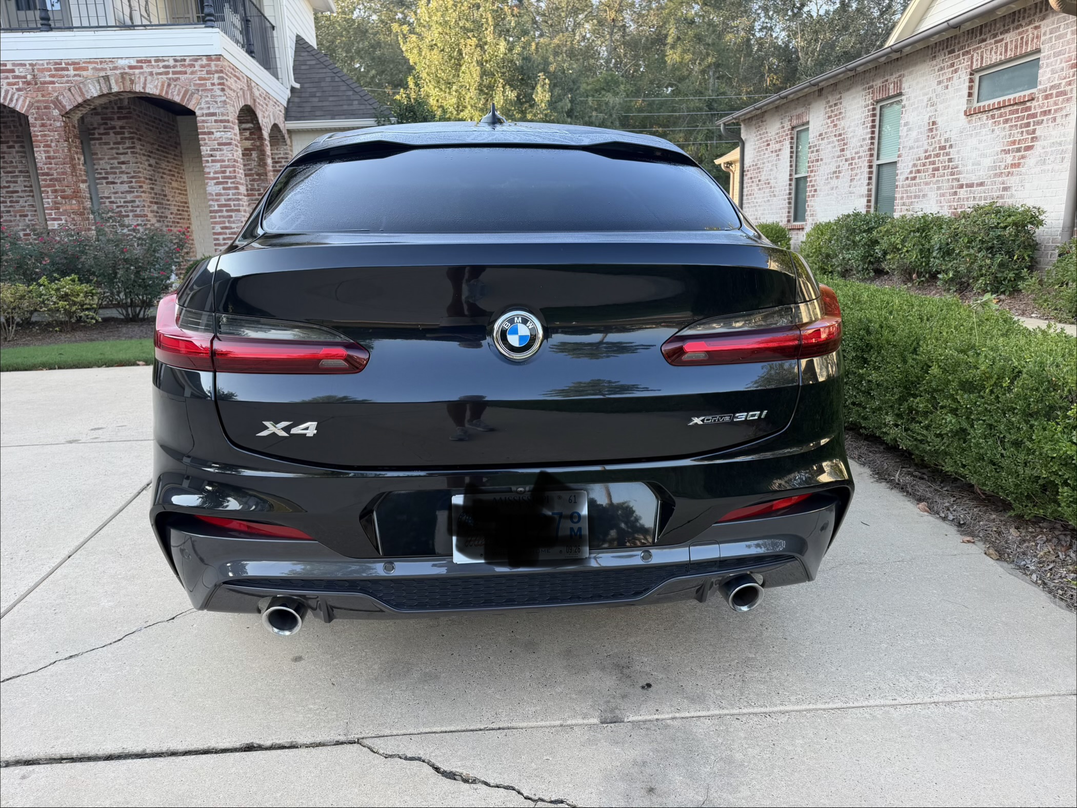 Used 2019 BMW X4 xDrive30i w/ M Sport Package 2 AWD/4WD image 2
