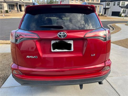 Used 2017 Toyota RAV4 LE image 11