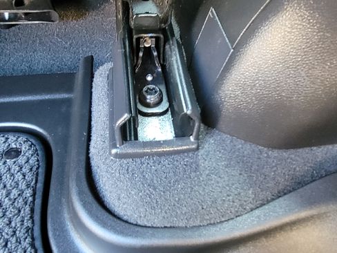 Used 2022 GMC Sierra 1500 AT4 w/ AT4 Premium Package image 16