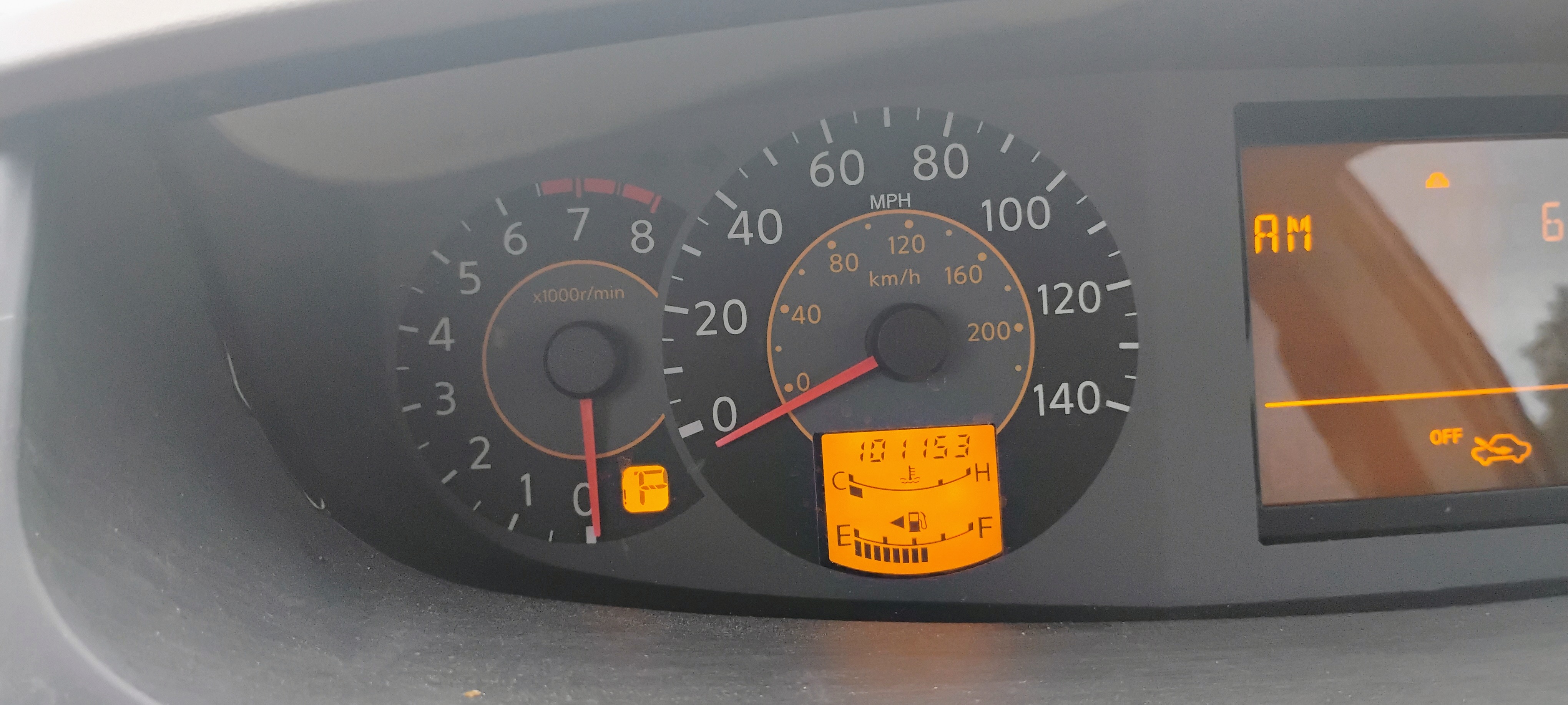 Used 2004 Nissan Quest SL w/ (HTD) 3.5 SL Upgrade Pkg FWD image 4