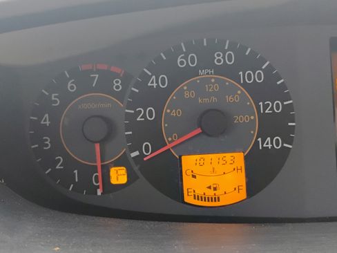 Used 2004 Nissan Quest SL w/ (HTD) 3.5 SL Upgrade Pkg FWD image 4
