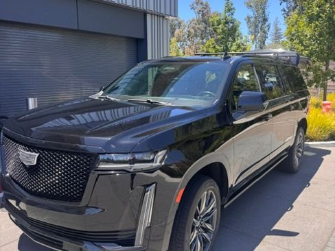 Used 2021 Cadillac Escalade ESV Sport w/ Driver Assist Tech Package AWD/4WD image 5
