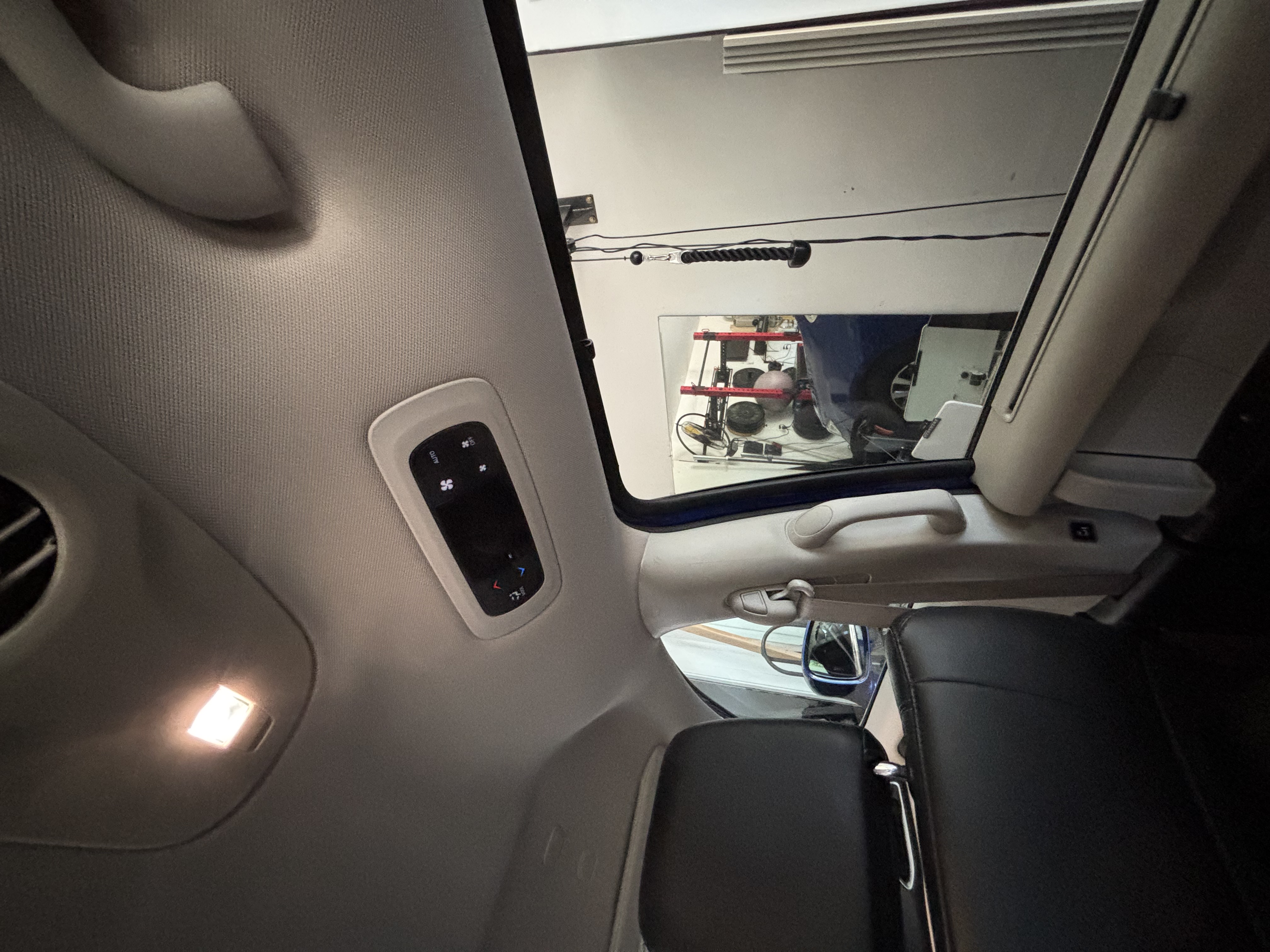 Used 2021 Chrysler Pacifica Touring-L FWD image 19
