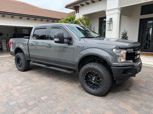 Used 2018 Ford F150 Lariat w/ Equipment Group 502A Luxury AWD/4WD image 8