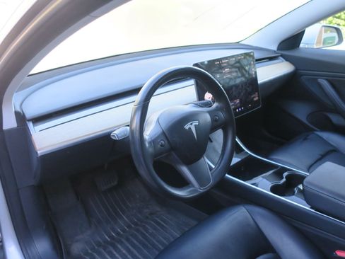 Used 2018 Tesla Model 3 Long Range image 25