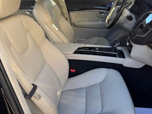 Used 2019 Volvo XC90 T5 Momentum w/ Advanced Package image 5