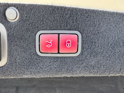 Used 2014 Mercedes-Benz S 550 Sedan image 26