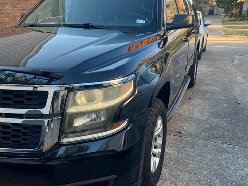 Used 2016 Chevrolet Suburban LT image 2