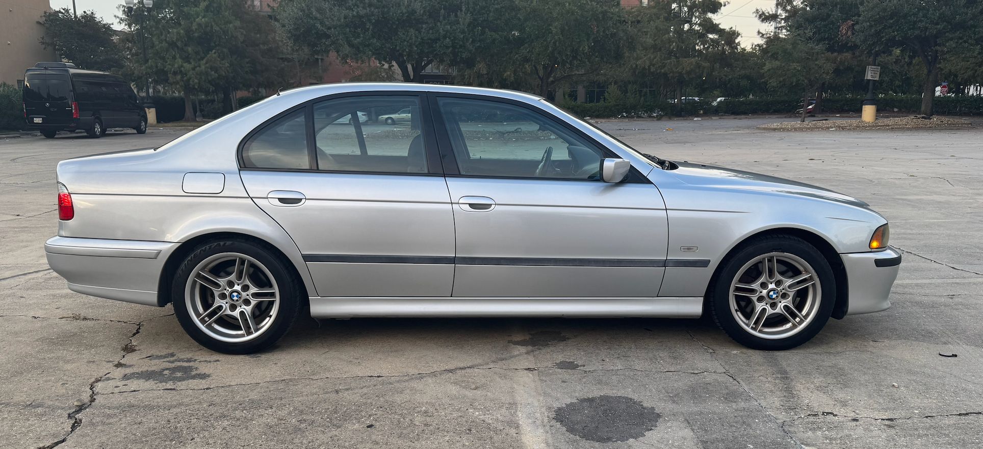 Used 2002 BMW 540i Sedan RWD image 6