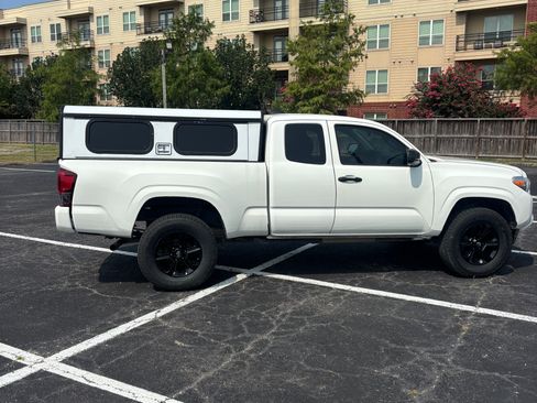Used 2021 Toyota Tacoma SR RWD image 9