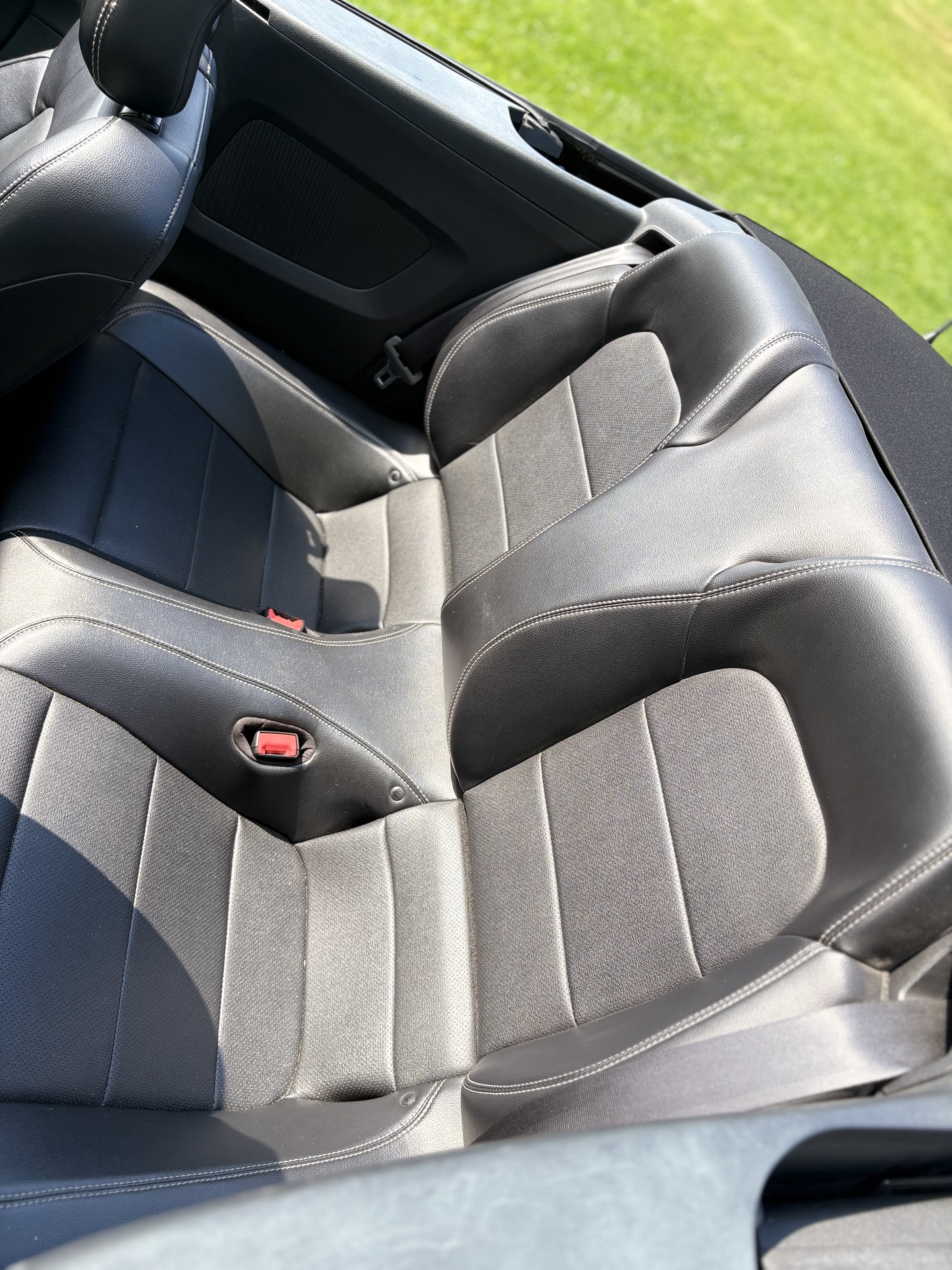 Used 2020 Ford Mustang Premium RWD image 6