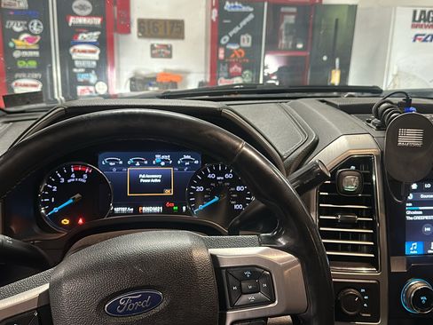 Used 2019 Ford F350 Platinum w/ Platinum Ultimate Package AWD/4WD image 14