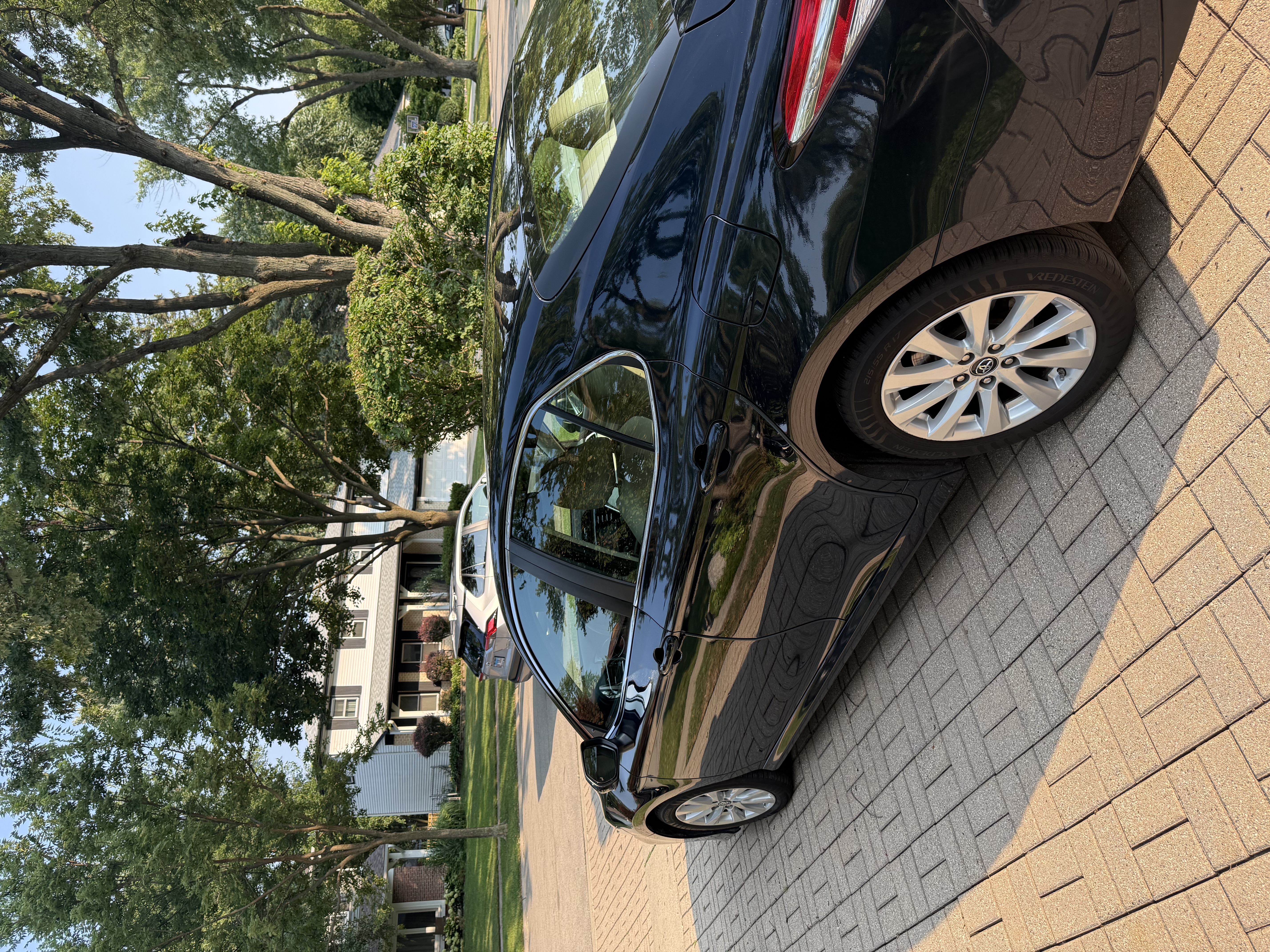 Used 2018 Toyota Camry LE w/ Convenience Package FWD image 5
