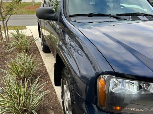 Used 2009 Chevrolet TrailBlazer LT w/ Sun And Sound Package image 4