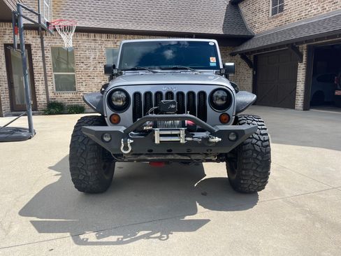 Used 2013 Jeep Wrangler Rubicon w/ PWR Convenience Group image 9