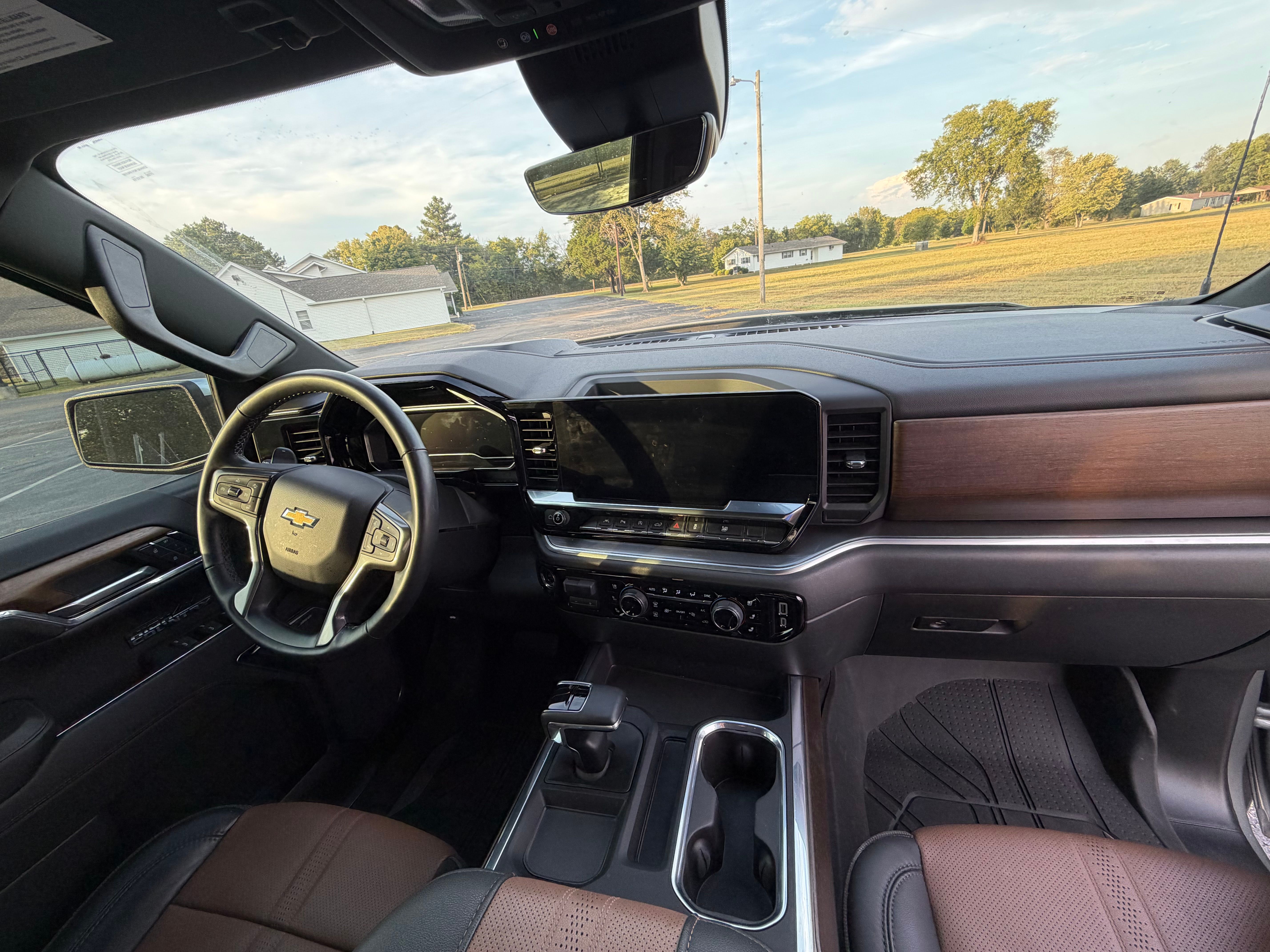 Used 2024 Chevrolet Silverado 1500 High Country w/ High Country Premium Package AWD/4WD image 11