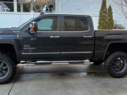 Used 2017 GMC Sierra 1500 SLT w/ SLT Premium Package